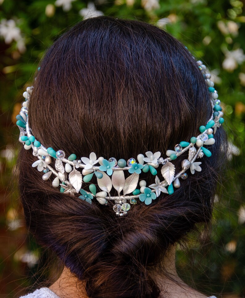 corona de porcelana fría para novia o niña de comunión en tonos plata, azul y verde corona de porcelana fría para novia o niña de comunión en tonos plata, azul y verde