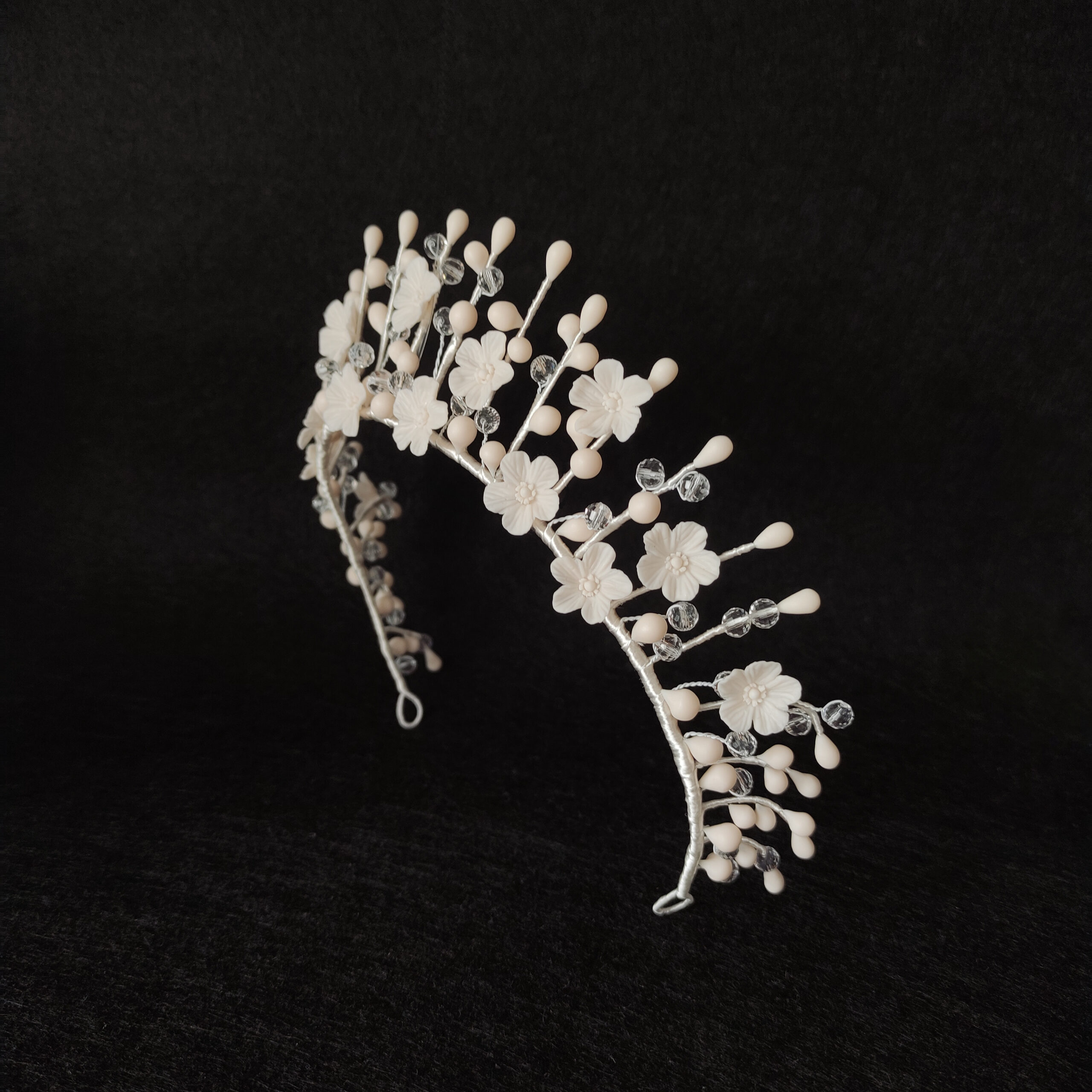 tiara de novia reina carlota, inspirada en las antiguas coronas nupciales de cera, corona artesanal de porcelana fría tiara de novia reina carlota, inspirada en las antiguas coronas nupciales de cera, corona artesanal de porcelana fría