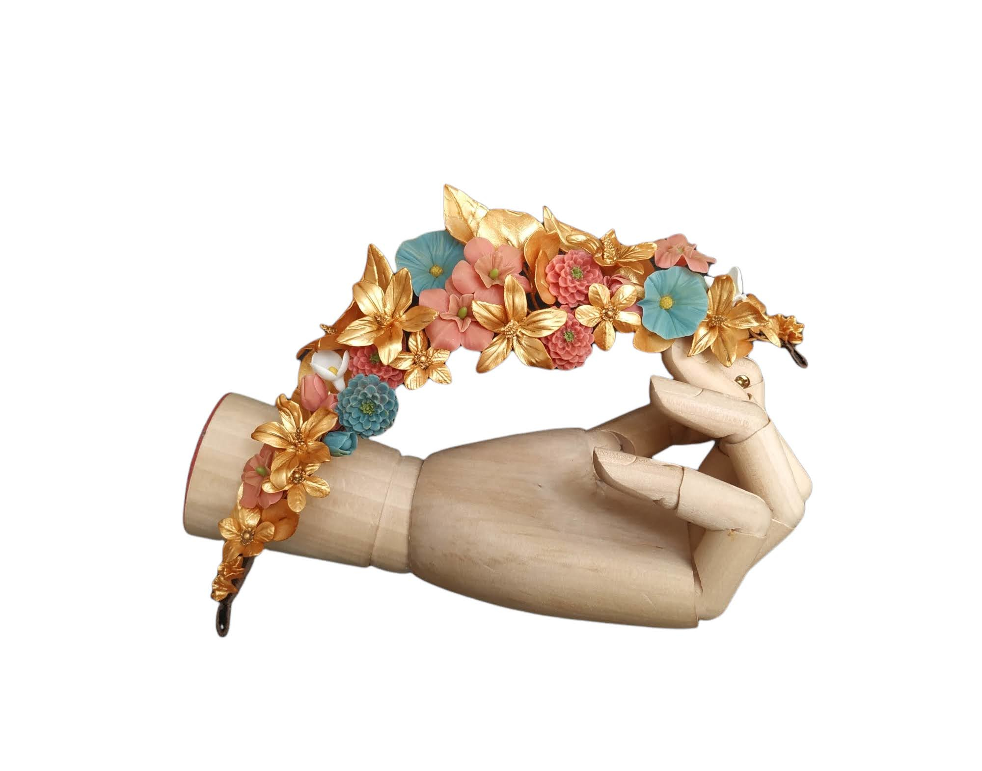 tocado de novia con flores doradas, rosa y azules de porcelana fría/tocado trasero invitadas o comunión/corona tocado de novia con flores doradas, rosa y azules de porcelana fría/tocado trasero invitadas o comunión/corona