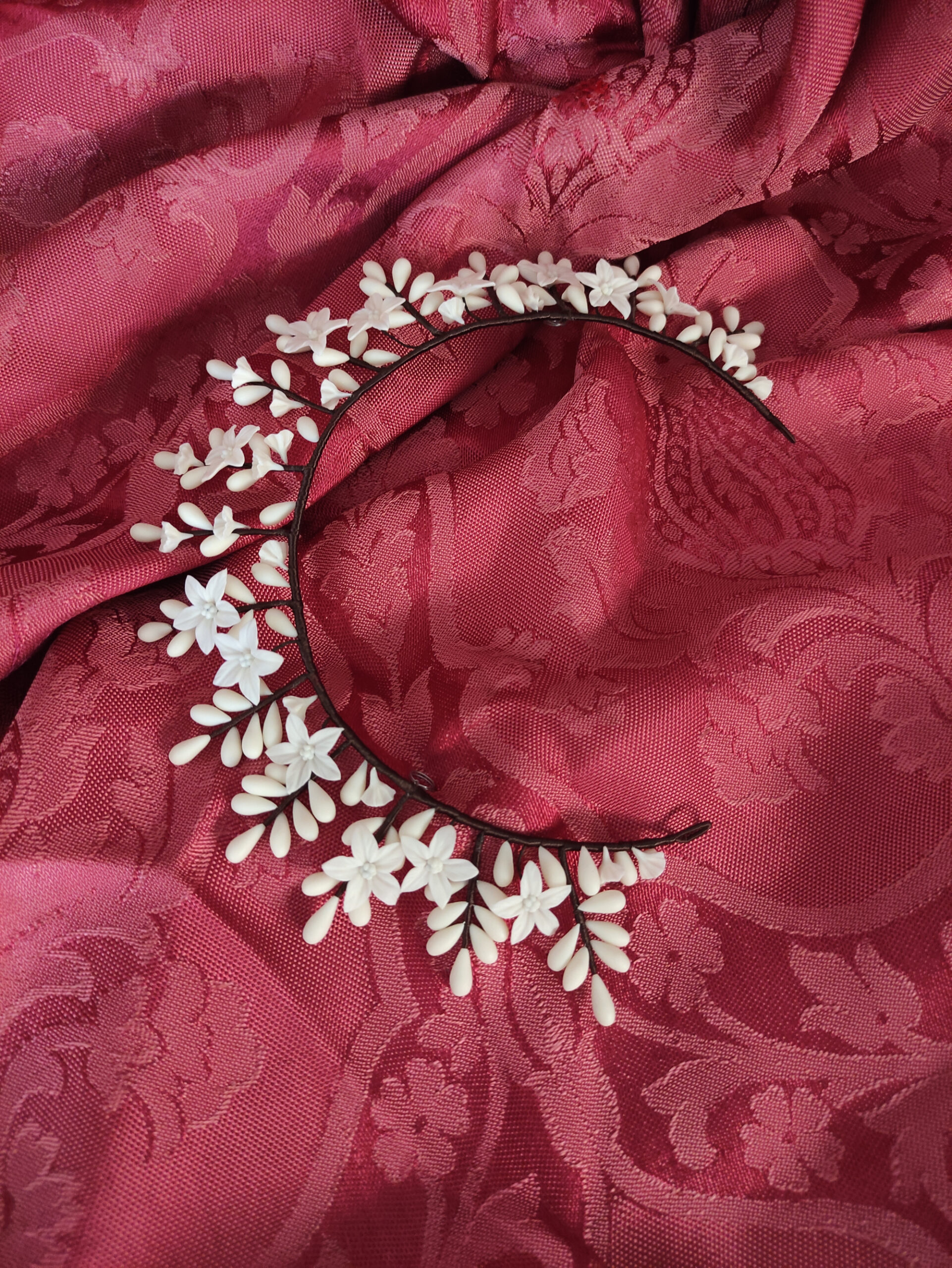 tiara de novia inspirada en las antiguas coronas nupciales de cera, corona artesanal de porcelana fría, tocado de pistilos blanco tiara de novia inspirada en las antiguas coronas nupciales de cera, corona artesanal de porcelana fría, tocado de pistilos blanco